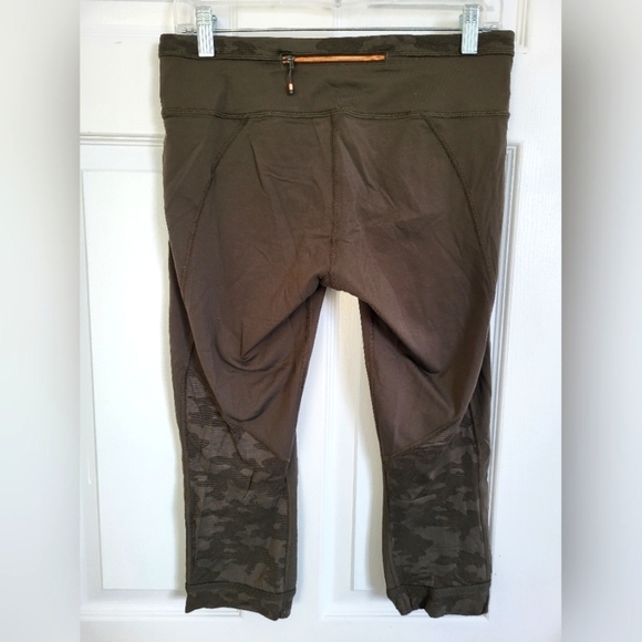 Lululemon womens capris - Picture 3 of 6